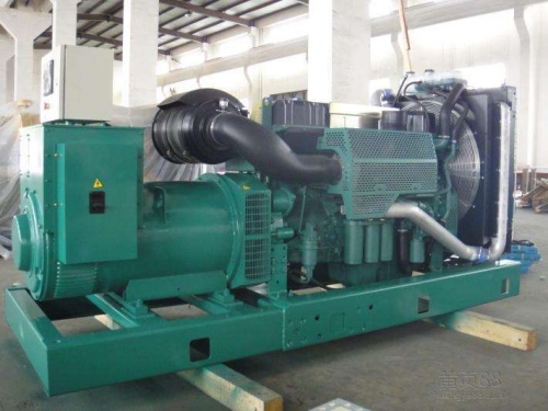 鸡冠便携静音：租赁无声发电机组，便携式解决能源需求